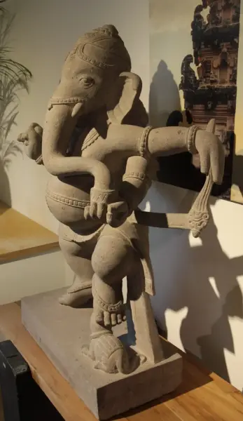 Artikelbild 3 des Artikels “Ganesha tanzend, Flussstein, ca. 100 cm Höhe “